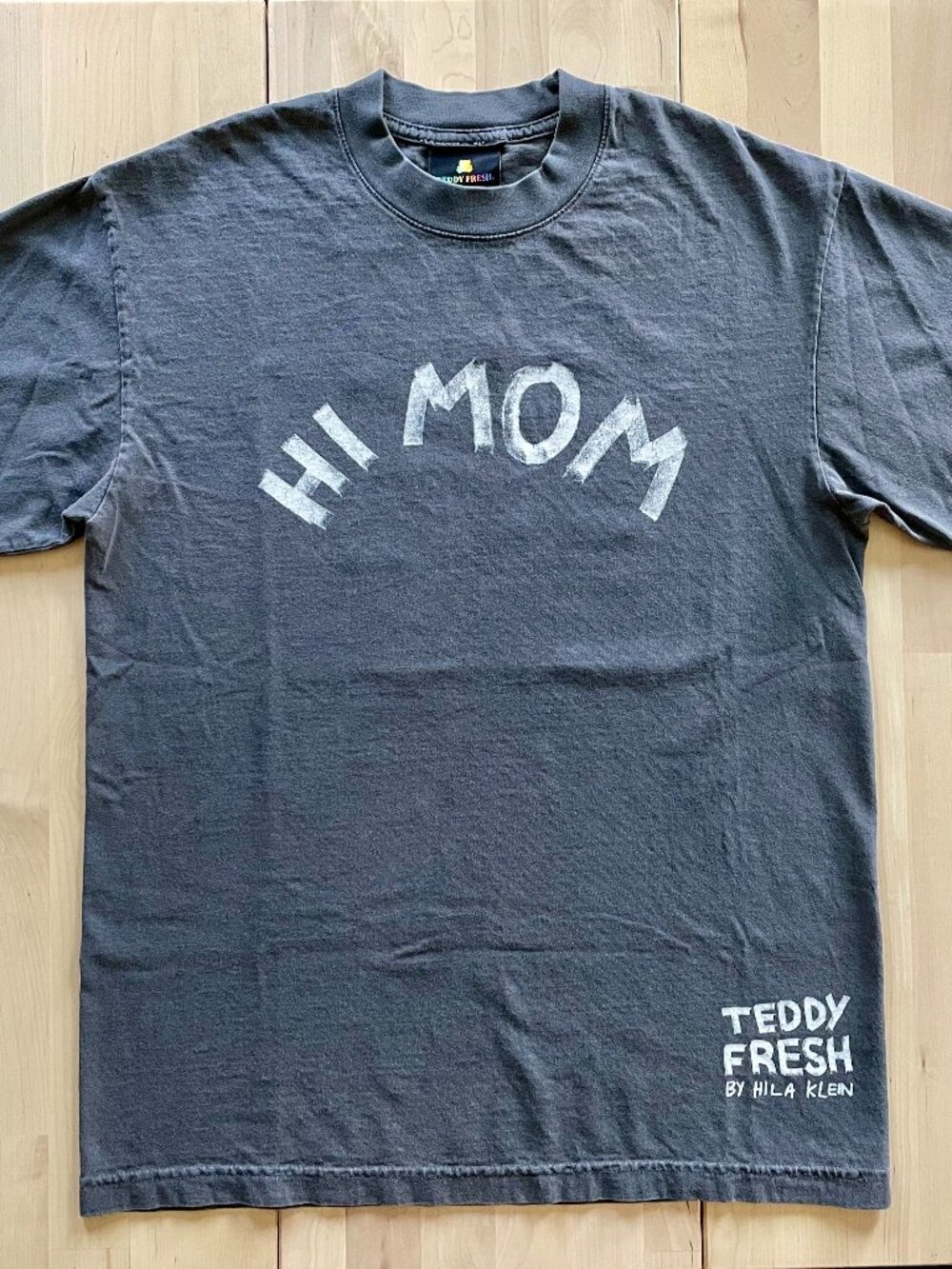 Teddy Fresh by Hila Klein Unisex Faded Black T-Shirt Hi Mom Bye Mom size Small
